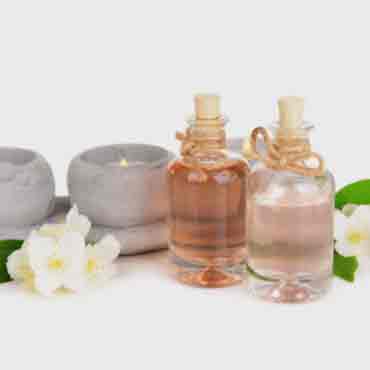 Massage with essential oil 